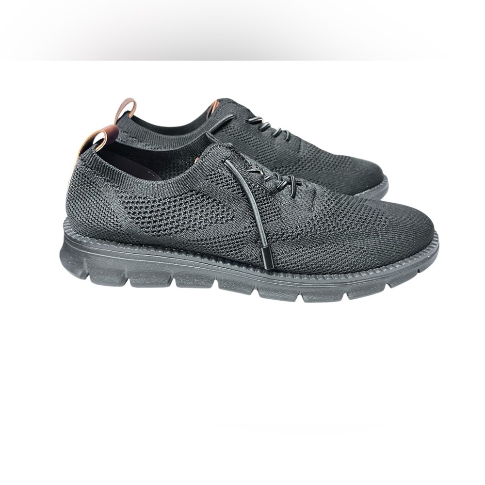 Breeze shoes black size 9.5 or EU 40